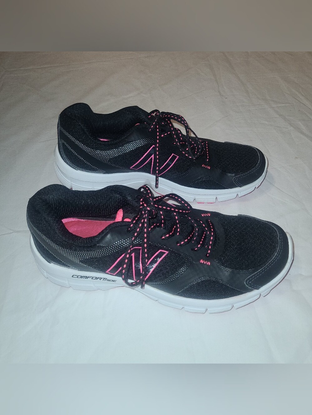 New Balance Comfort Ride Black And Pink Sneakers, Size 6